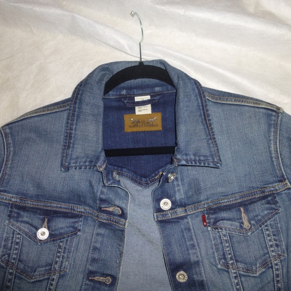 Levi Strauss Women's Stretch Denim Jacket Red Tab - Picture 2 of 6